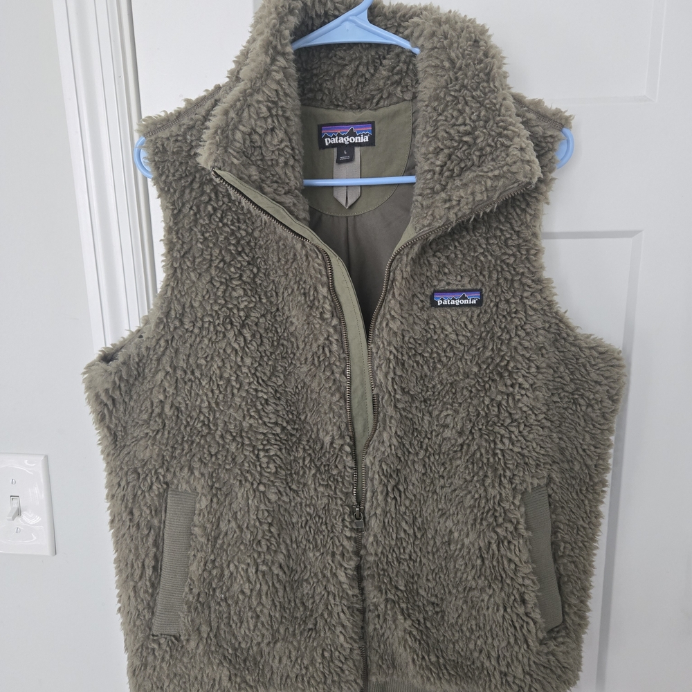 Womans Patagonia Sherpa Vest - Forest Green